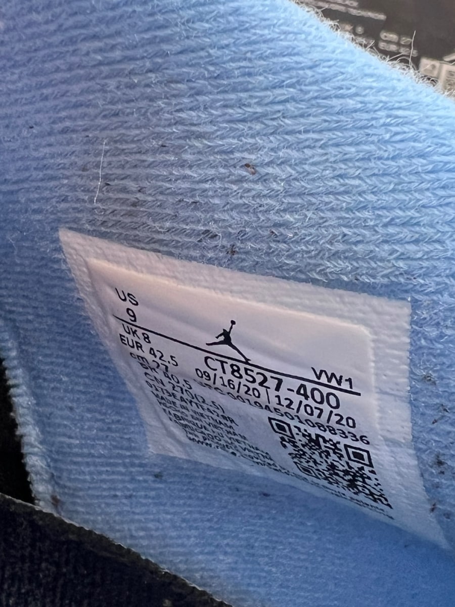 Jordan 4 Retro University Blue 9 (Moderately Worn Pre-Owned)JordanUniversity Blue/Tech Grey-White-Black - Image 7