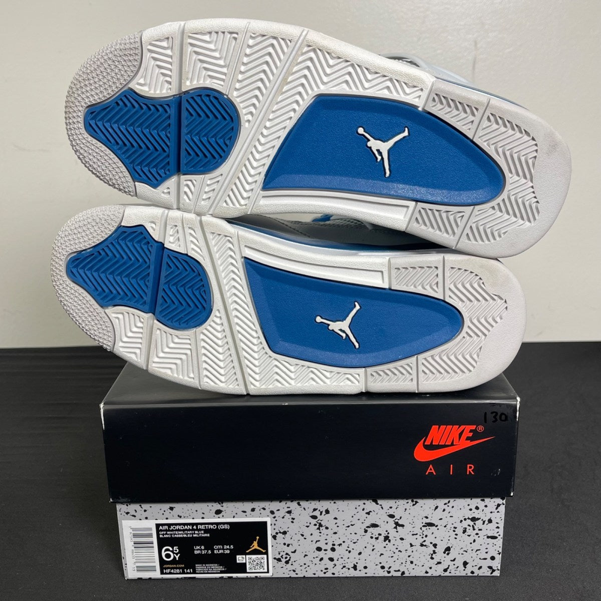 Jordan 4 Retro Military Blue (2024) (GS) 6.5Y (Moderately Worn Pre-Owned)JordanOff-White/Military Blue/Neutral Grey - Image 4