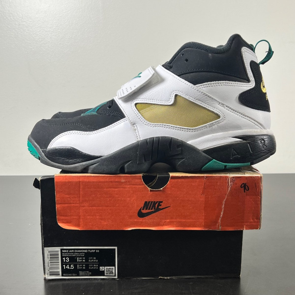 Nike Air Diamond Turf Emerald 13 (Moderately Worn Pre-Owned)NikeBlack/Mystic Green-White-Golden Tussah - Image 3