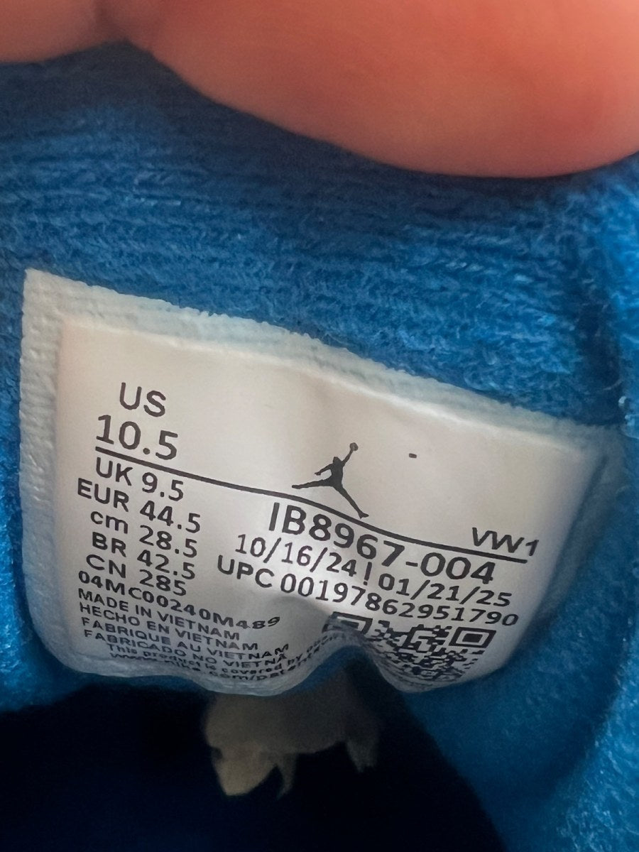 Jordan 3 Retro OG Rare Air 10.5 (Lightly Worn Pre-Owned) - Image 9