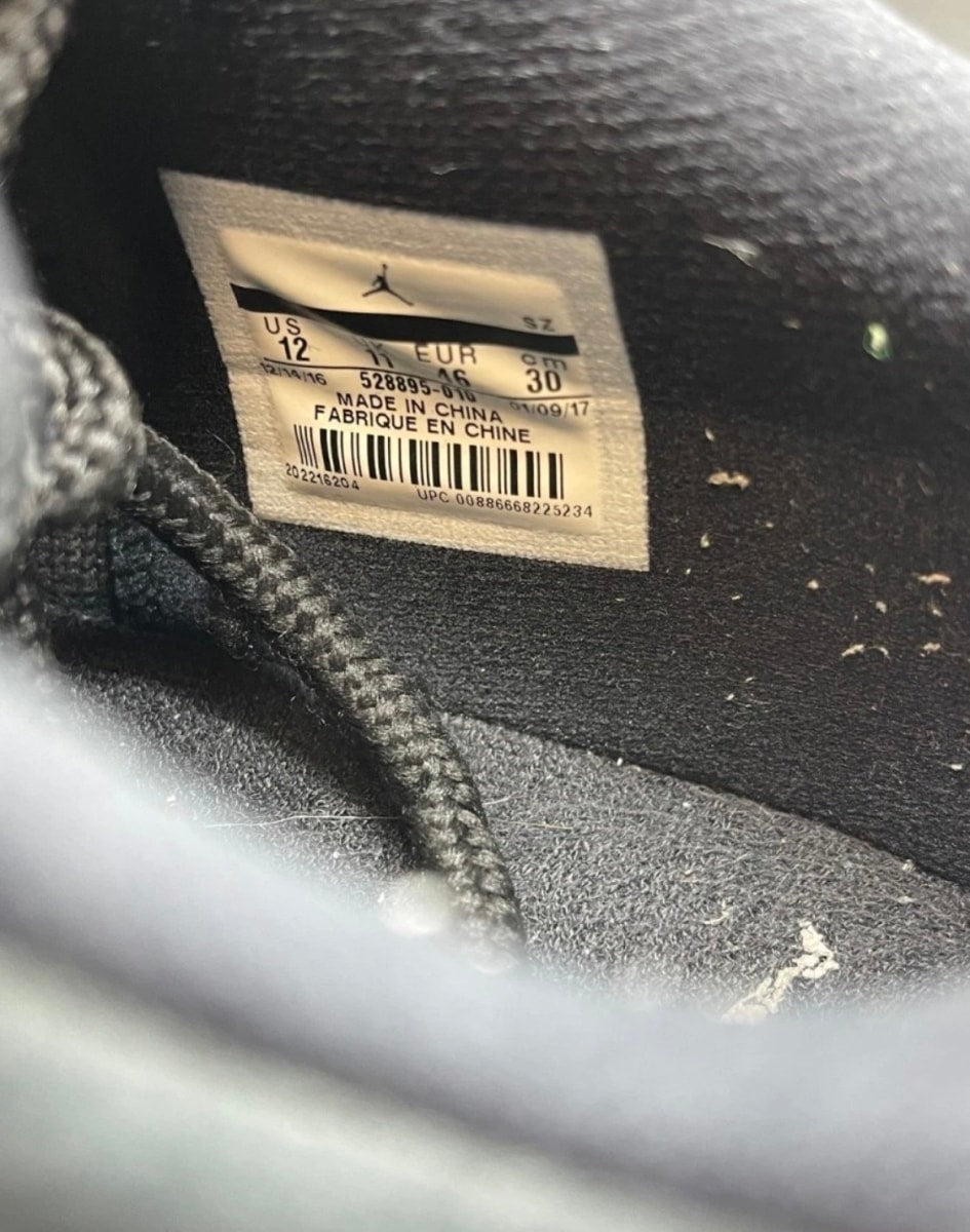 Jordan 11 Retro Low Barons 12 (Lightly Worn Pre-Owned)JordanBlack/Metallic Silver-White - Image 8