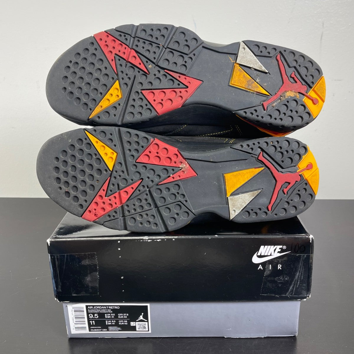 Jordan 7 Retro Citrus (2022) 9.5 (Moderately Worn Pre-Owned)JordanBlack/Citrus-Varsity Red - Image 5