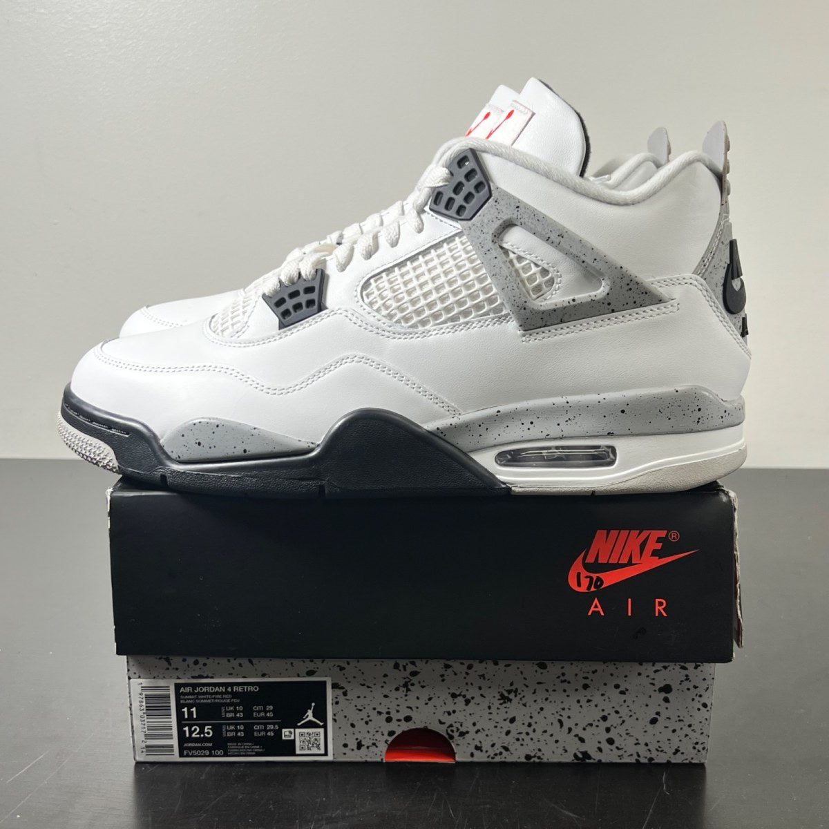 Jordan 4 Retro White Cement (2025) 11 (Lightly Worn Pre-Owned)JordanSummit White/Fire Red-Tech Grey-Black - Image 4