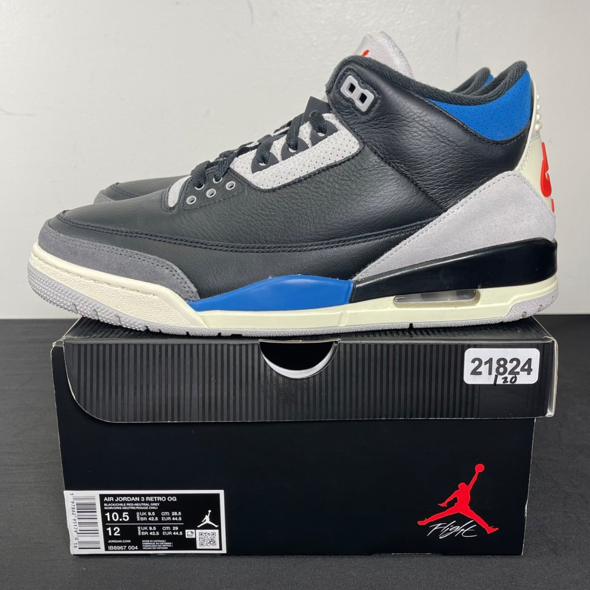 Jordan 3 Retro OG Rare Air 10.5 (Moderately Worn Pre-Owned)JordanBlack/Chile Red/Neutral Grey/Military Blue/Coconut Milk - Image 3