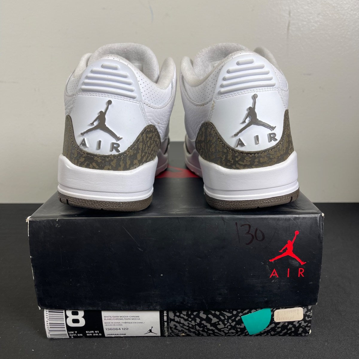 Jordan 3 Retro Mocha (2018) 8 (Moderately Worn Pre-Owned)JordanWhite/Dark Mocha-Chrome - Image 4