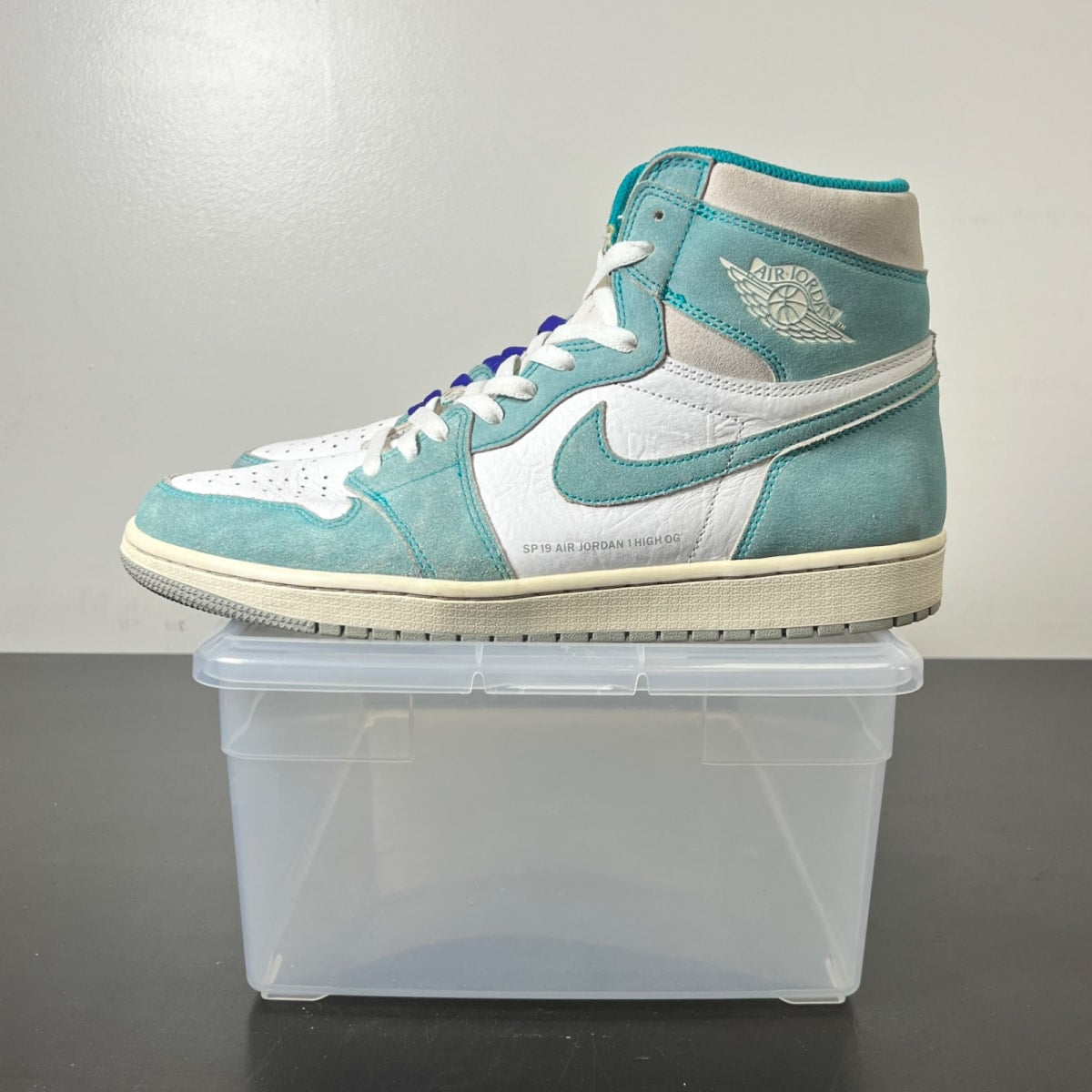 Jordan 1 Retro High Turbo Green 12 (Moderately Worn Pre-Owned)JordanTurbo Green/Sail-White-Light Smoke Grey - Image 3