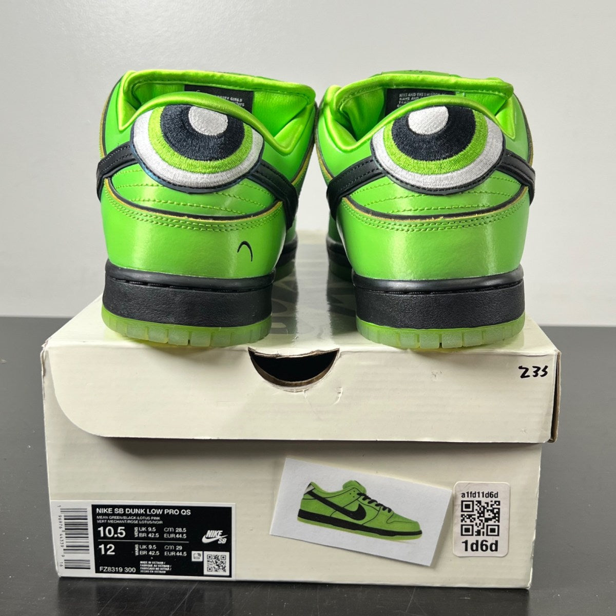 Nike SB Dunk Low The Powerpuff Girls Buttercup 10.5 (Lightly Worn Pre-Owned)NikeMean Green/Black/Lotus Pink - Image 4