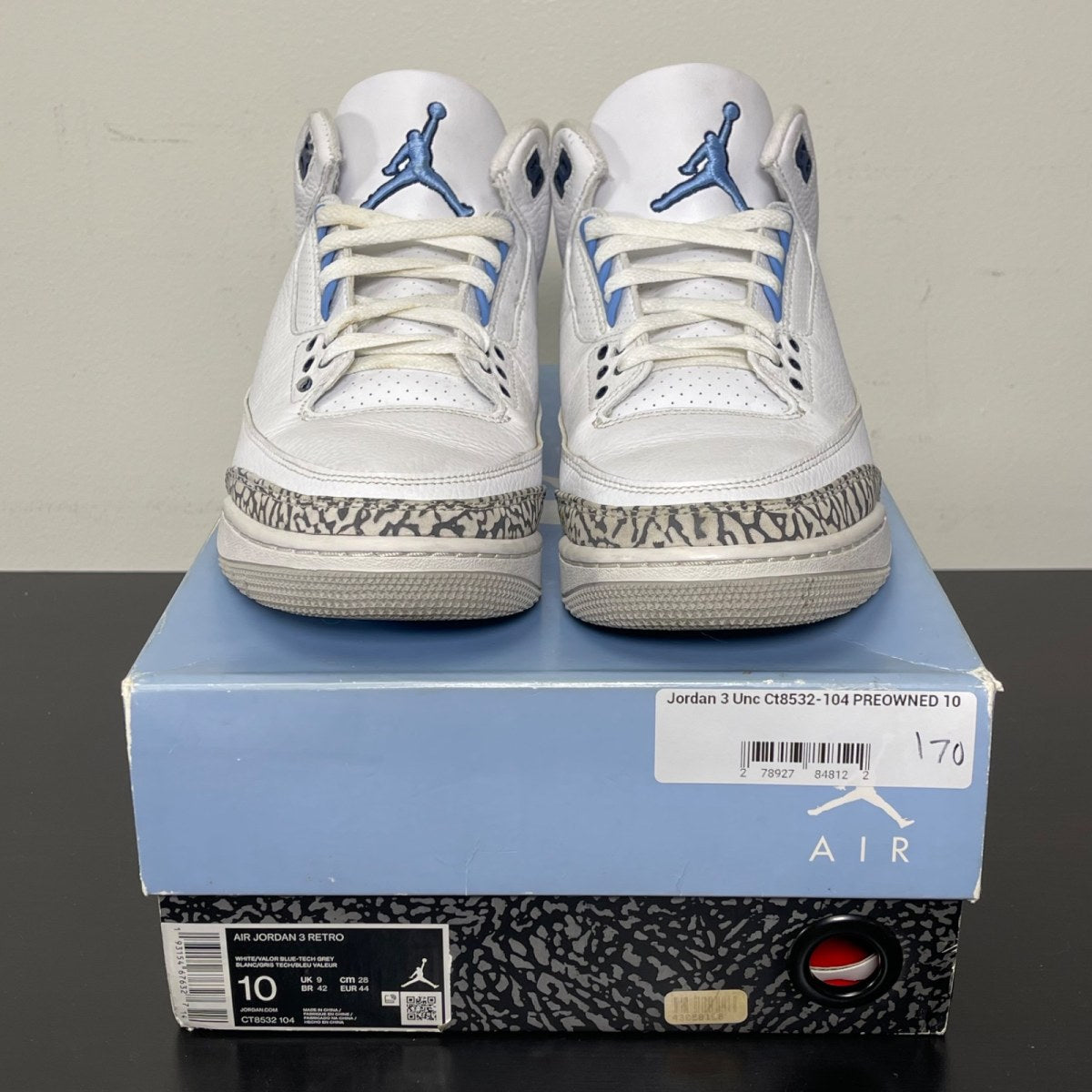 Jordan 3 Retro UNC (2020) 10 (Moderately Worn Pre-Owned)JordanWhite/Valor Blue-Tech Grey - Image 2