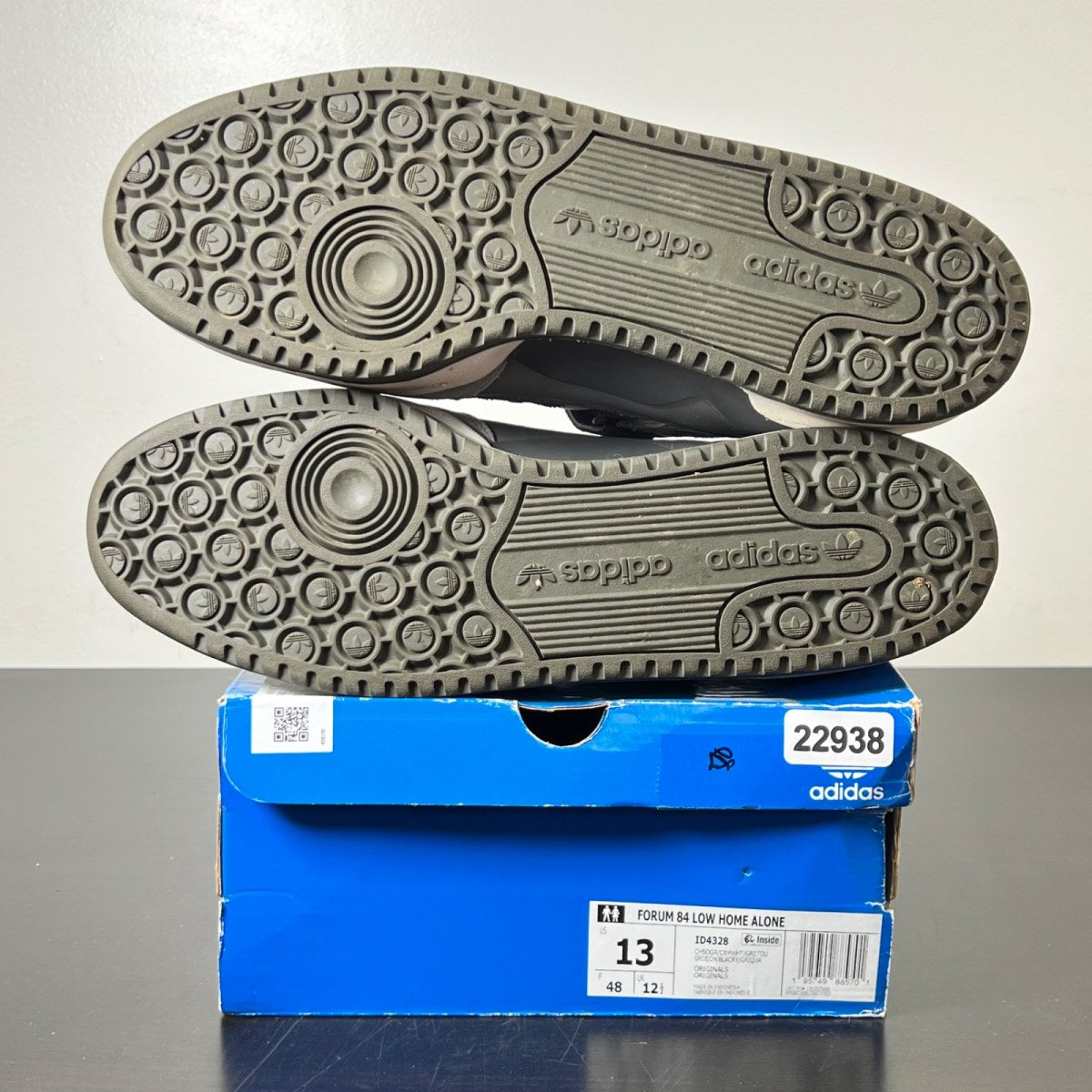 adidas Forum 84 Low Home Alone 2 13 (Lightly Worn Pre-Owned)adidasCharcoal Solid Grey/Crystal White/Grey Four - Image 5