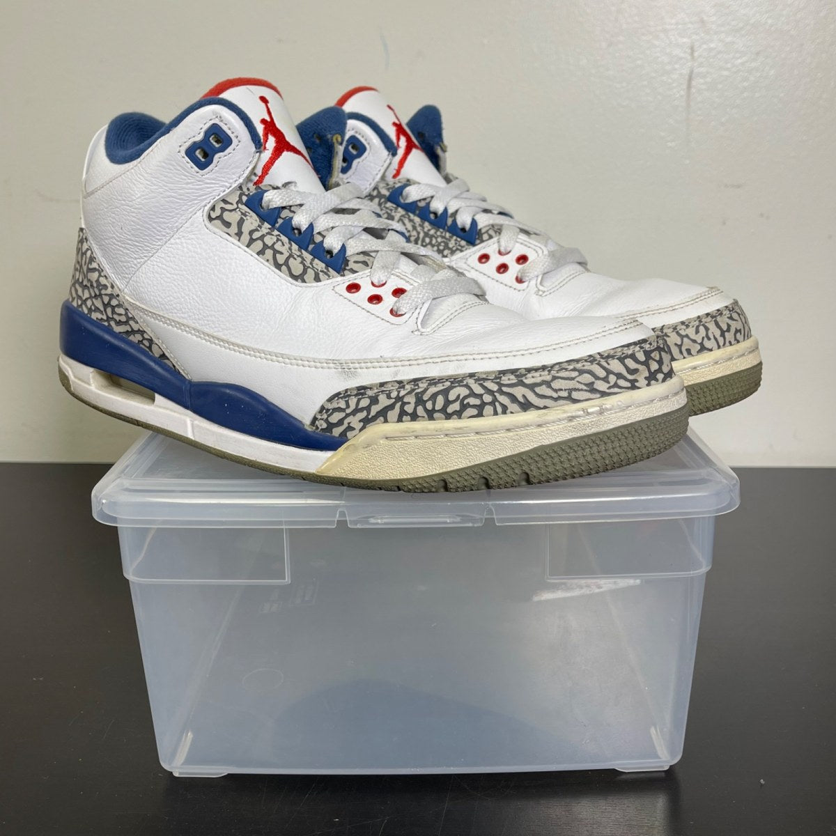 Jordan 3 Retro True Blue (2016) 11.5 (Moderately Worn Pre-Owned)JordanWhite/True Blue-Varsity Red - Image 1