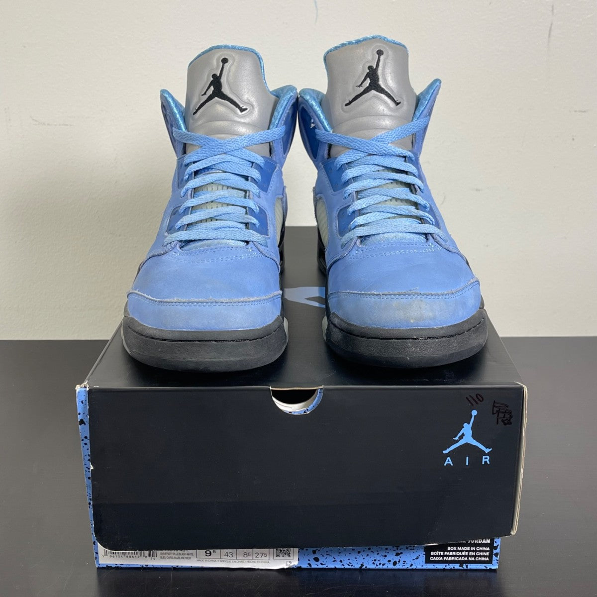 Jordan 5 Retro UNC University Blue 9.5 (Moderately Worn Pre-Owned)JordanUniversity Blue/Black/White