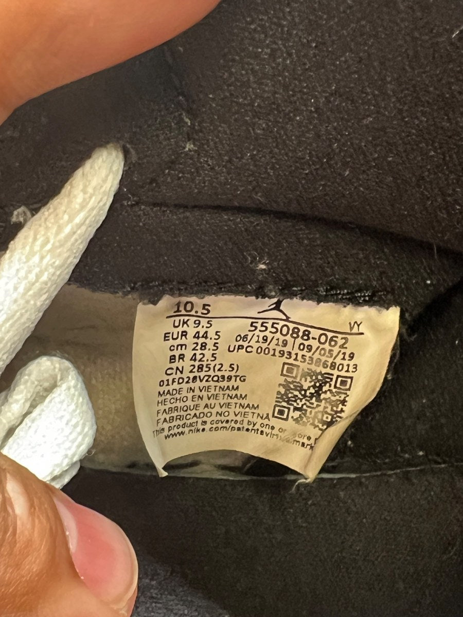 Jordan 1 Retro High Bloodline 10.5 (Moderately Worn Pre-Owned) - Image 16
