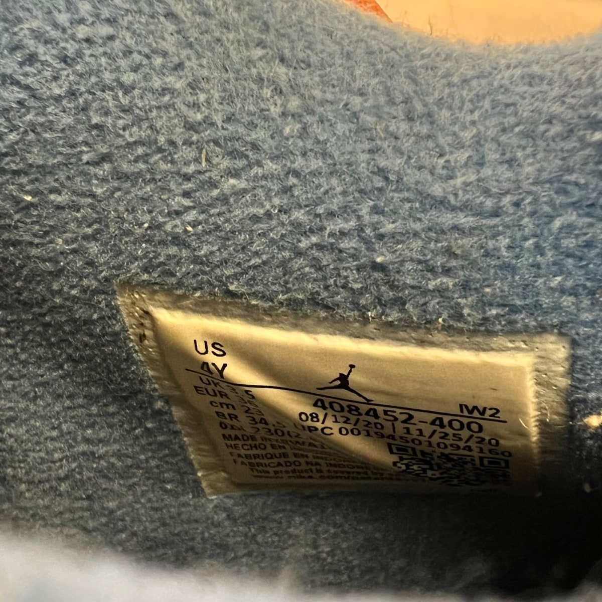 Jordan 4 Retro University Blue (GS) 4Y (Moderately Worn Pre-Owned)JordanUniversity Blue/Tech Grey/White/Black - Image 3