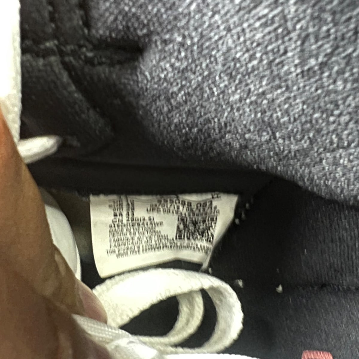Jordan 1 Retro High Bloodline 11 (Lightly Worn Pre-Owned)JordanBlack/Gym Red-White - Image 7